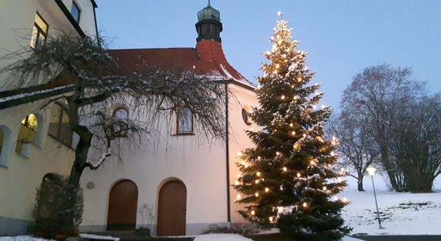 Weihnachtssingen mit dem Kindergarten Weihnachtssingen mit dem Kindergarten